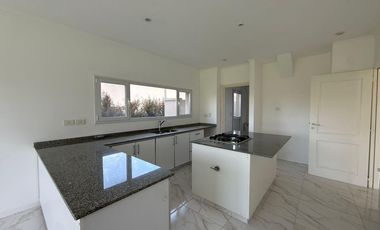 Casa en venta en barrio San Gabriel, Villanueva Tigre