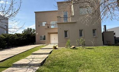 Casa en venta en barrio San Gabriel, Villanueva Tigre