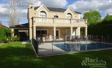 Casa - Tristan Suarez