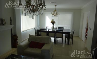 Casa - Tristan Suarez