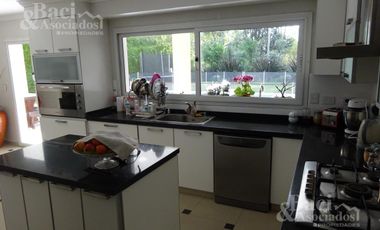 Casa - Tristan Suarez