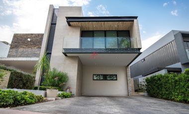 Casa en Renta en Fraccionamiento La Rioja, Tlajomulco de Zúñiga, Jalisco*