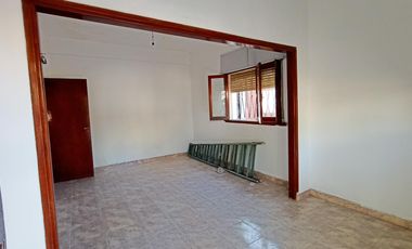 Venta de Casa en Remedios De Escalada 3 ambientes con Garaje