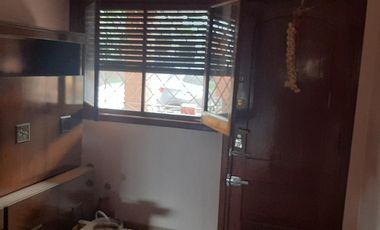 Casa en venta - 4 Dormitorios 2 Baños - Cochera - 207Mts2 - Quilmes