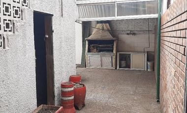 Casa en venta - 4 Dormitorios 2 Baños - Cochera - 207Mts2 - Quilmes