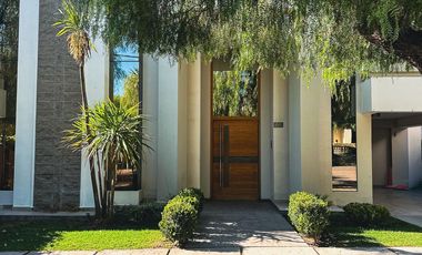 Casa en Dalvian 300 m2