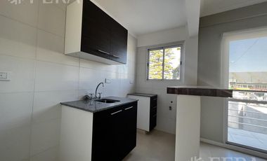 Venta de Departamento 2 ambientes con espacio guardacoche en Sarandi (32021)