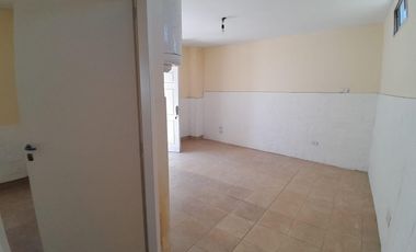 PH en venta - 9 Dormitorios 6 Baños - Cochera - 700Mts2 - Garin, Escobar