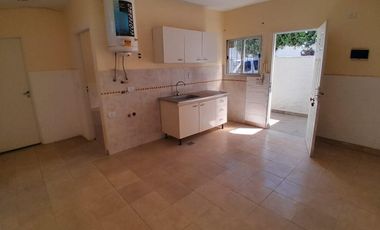 PH en venta - 9 Dormitorios 6 Baños - Cochera - 700Mts2 - Garin, Escobar