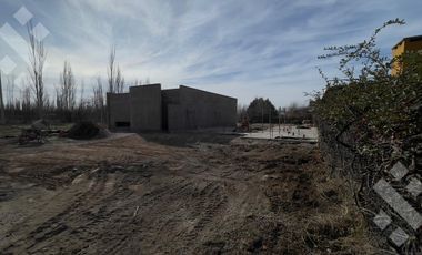 VENTA CASA (EN POZO) 2 DORMITORIOS EN Bº lOS SAUCES  EN POZO- FERNANDEZ ORO.