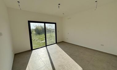 VENTA CASA EN SAN SEBASTIAN AREA 12 - 4 AMBIENTES