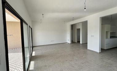 VENTA CASA EN SAN SEBASTIAN AREA 12 - 4 AMBIENTES