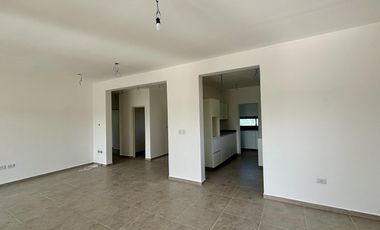 VENTA CASA EN SAN SEBASTIAN AREA 12 - 4 AMBIENTES