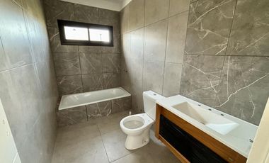 VENTA CASA EN SAN SEBASTIAN AREA 12 - 4 AMBIENTES