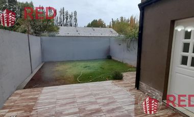 Vende Duplex en casco viejo de Centenario