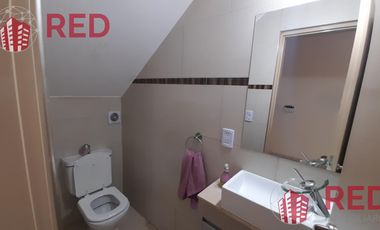 Vende Duplex en casco viejo de Centenario