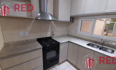 Vende Duplex en casco viejo de Centenario