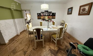 PH Tipo Casa en Planta Baja en Venta en Villa Ballester, con fondo, quincho, pileta.