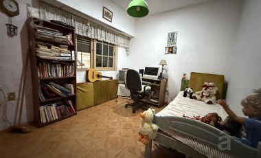 PH Tipo Casa en Planta Baja en Venta en Villa Ballester, con fondo, quincho, pileta.