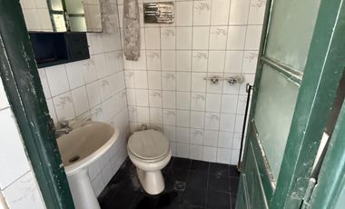 PH Tipo Casa en Planta Baja en Venta en Villa Ballester, con fondo, quincho, pileta.