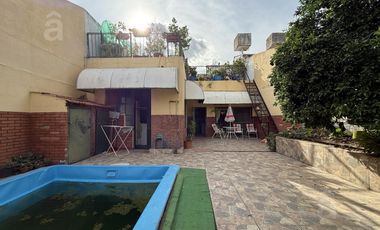 PH Tipo Casa en Planta Baja en Venta en Villa Ballester, con fondo, quincho, pileta.