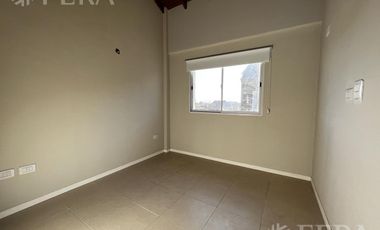 Venta de Departamento 2 ambientes con espacio guardacoche en Sarandi (32023)