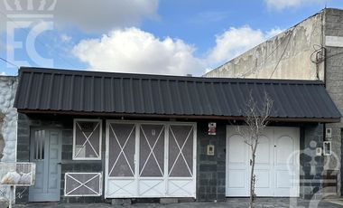 VENTA  - PH - 3 ambientes con patio - Lanús Este.