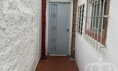 VENTA  - PH - 3 ambientes con patio - Lanús Este.