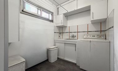 VENTA - Casa de 5 ambientes con jardín y pileta en BERNAL