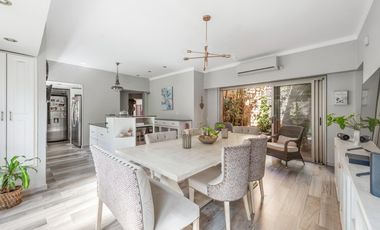 VENTA - Casa de 5 ambientes con jardín y pileta en BERNAL