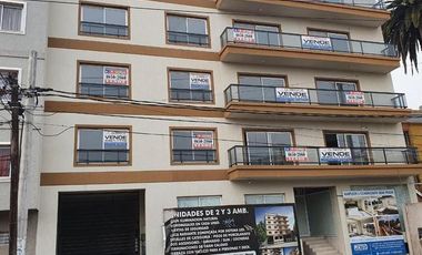 DEPARTAMENTOS EN SEMI PISOS 3 AMB. AL FRENTE CON COCHERA