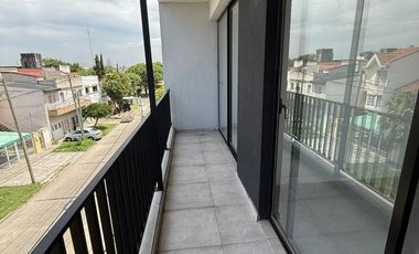 Departamento de tres ambientes con balcon en Venta en Avellaneda