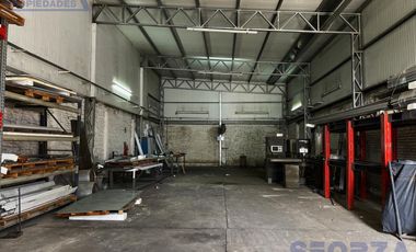 Fracción Industrial de Prestigio en Ruta 8 con Amplias Posibilidades