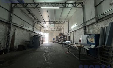 Fracción Industrial de Prestigio en Ruta 8 con Amplias Posibilidades