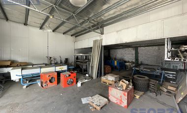 Fracción Industrial de Prestigio en Ruta 8 con Amplias Posibilidades