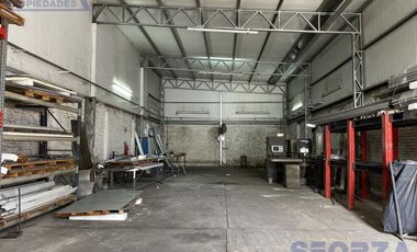 Fracción Industrial de Prestigio en Ruta 8 con Amplias Posibilidades