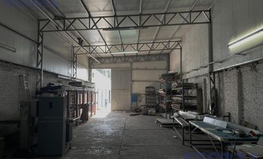 Fracción Industrial de Prestigio en Ruta 8 con Amplias Posibilidades