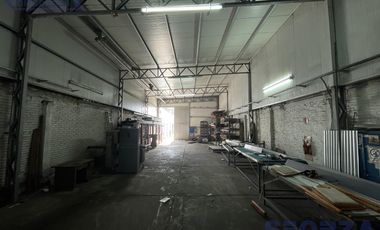 Fracción Industrial de Prestigio en Ruta 8 con Amplias Posibilidades