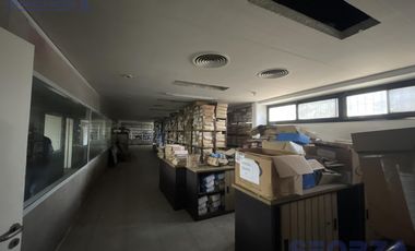 Fracción Industrial de Prestigio en Ruta 8 con Amplias Posibilidades