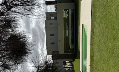 Casa en venta  Barrio Ecuestre, Costa Esmeralda.