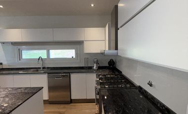 Casa en venta  Barrio Ecuestre, Costa Esmeralda.