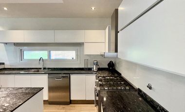 Casa en venta  Barrio Ecuestre, Costa Esmeralda.