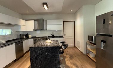 Casa en venta  Barrio Ecuestre, Costa Esmeralda.