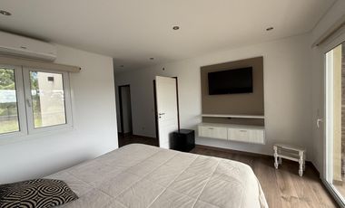 Casa en venta  Barrio Ecuestre, Costa Esmeralda.