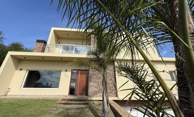 Casa en venta  Barrio Ecuestre, Costa Esmeralda.