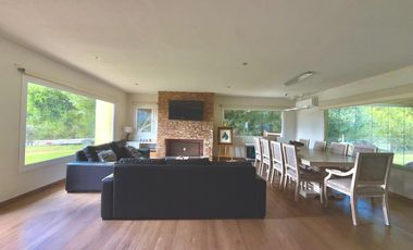 Casa en venta  Barrio Ecuestre, Costa Esmeralda.