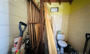 Venta de Casa 4 ambientes con cochera y fondo libre en Quilmes Oeste (31722)