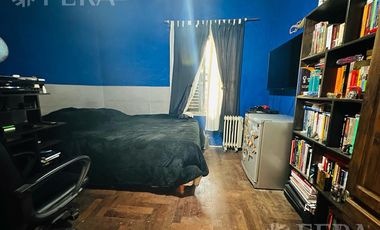 Venta de Casa 4 ambientes con cochera y fondo libre en Quilmes Oeste (31722)