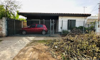 Venta de Casa 4 ambientes con cochera y fondo libre en Quilmes Oeste (31722)