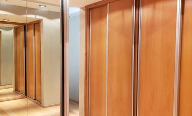 Casa de categoría con piscina, quincho y parque en Berazategui Centro